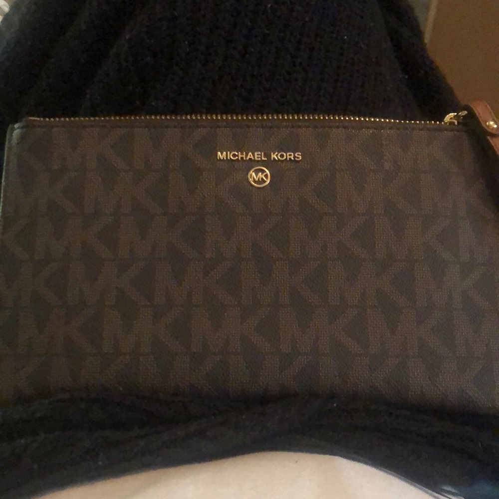 Michael Kors wristlet